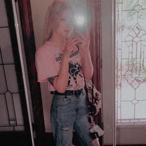 Meet your Posher, Avery